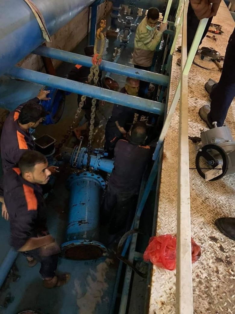 الكوادر الهندسية والفنية في مديرية ماء كربلاء تستمر بالعمل في مشروع ماء الهندية