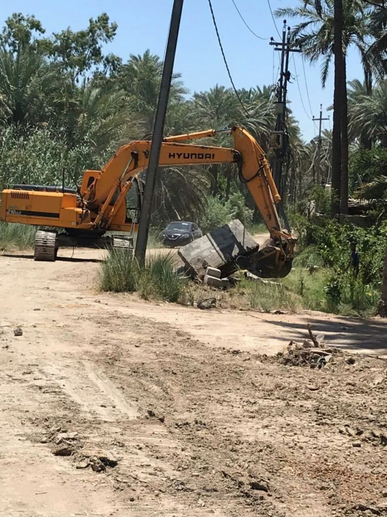 طرق وجسور كربلاء تشرف على أنشاء الطريق بطول 1400م في قضاء الحسينية