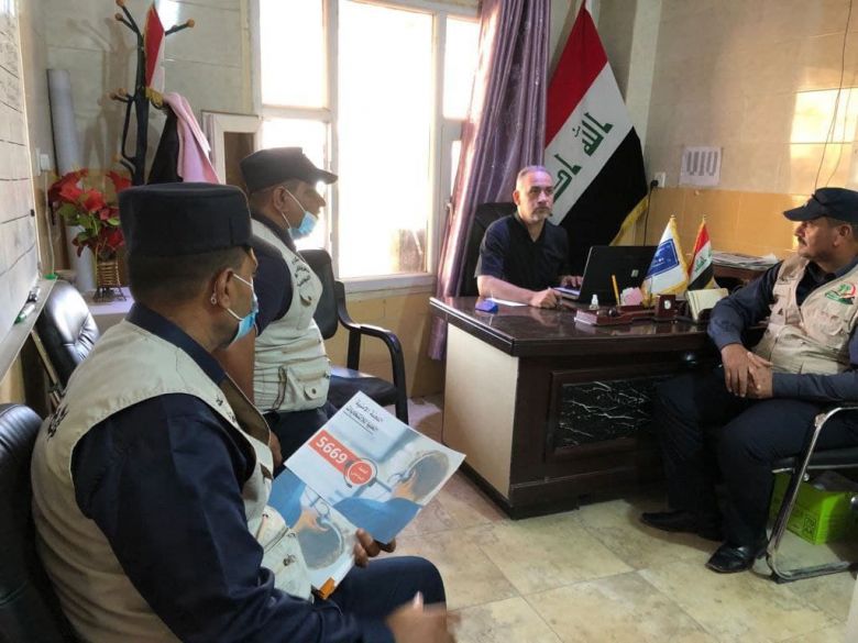 بهدف التوعية الانتخابية ... الشرطة المجتمعية تتجول في المقاهي والاماكن العامة (مصور)