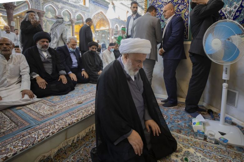 بالصور... صلاة الجماعة من الصحن الحسيني المطهر بعد حوالي عام من الانقطاع