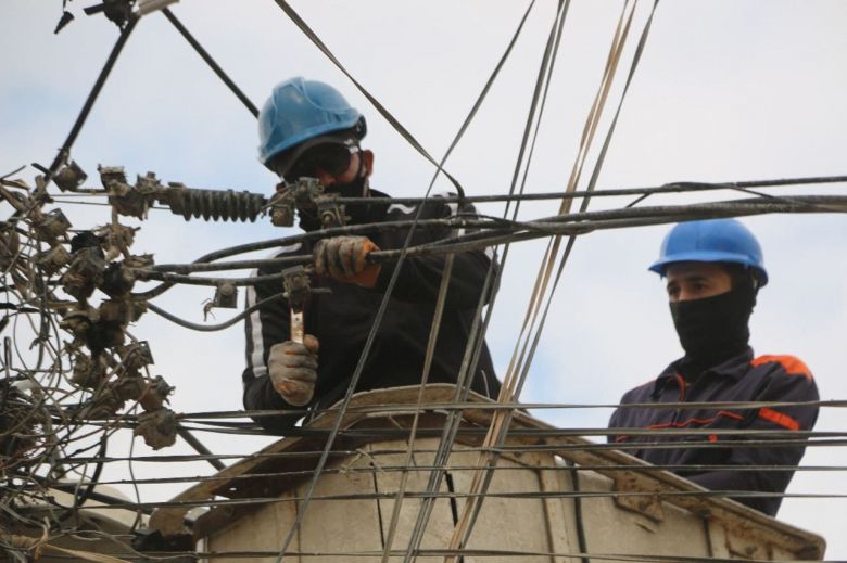 كهرباء كربلاء تستمر في حملات ازالة التجاوزات وصيانة الاعطال الطارئة