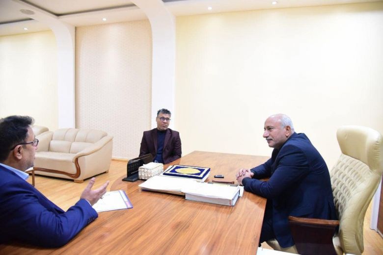 لبحث احتياجات النادي محافظ كربلاء يلتقي الهيئة الادارية لنادي كربلاء الرياضي لكرة القدم