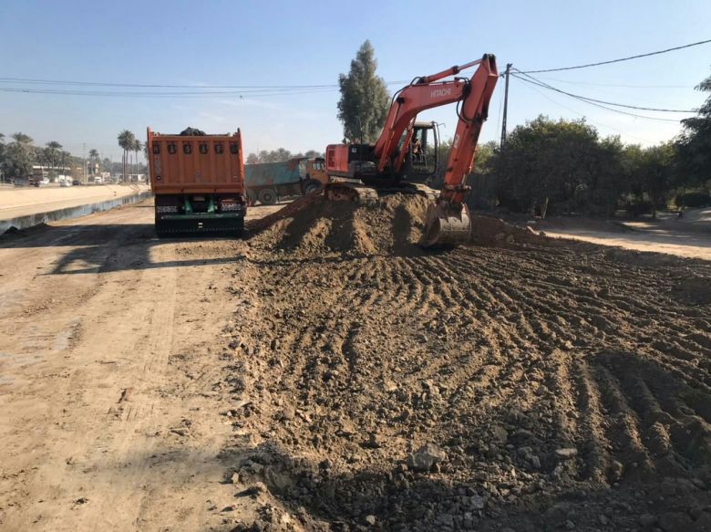 مديرية طرق وجسور كربلاء: العمل متواصل بمشروع طريق كتف الحسينية وانجازه حسب المدة المحددة(مصور)