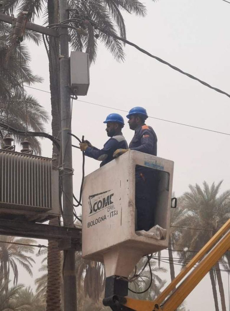 كهرباء كربلاء تنفذ اعمال صيانة مبرمجة للمغذبات المتنقلة في قضاء الحسينية