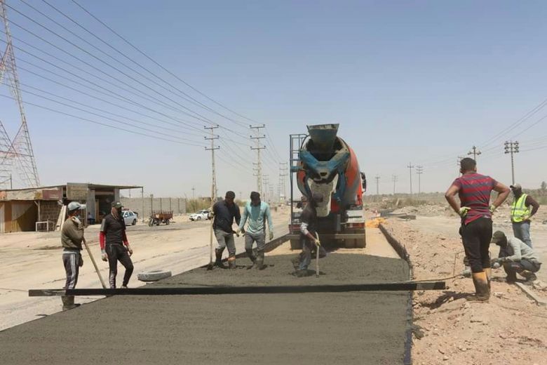 تواصل العمل بمشروع صيانة طريق الحر _الكمالية