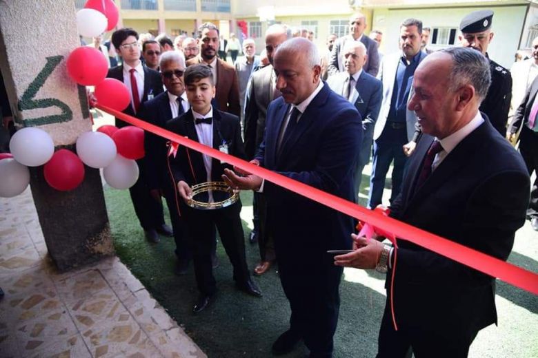 بالصور/محافظ كربلاء المقدسة يفتتح المعرض السنوي لثانوية للمتميزين في المحافظة