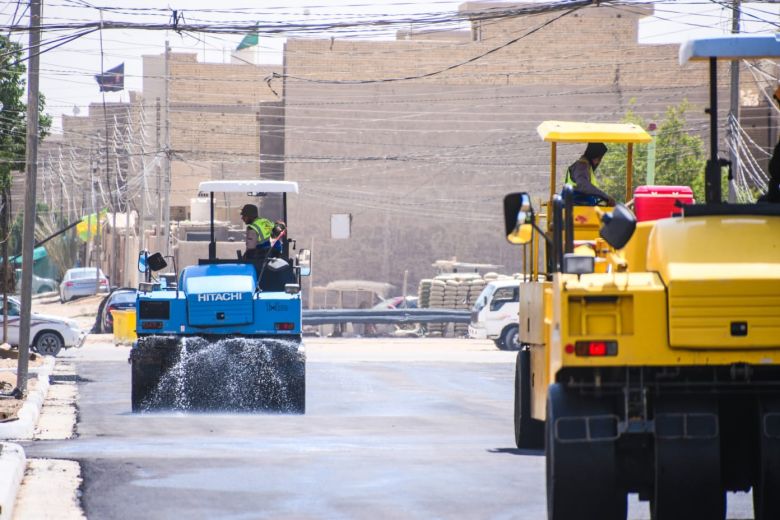 استمرار العمل بتطوير وتأهيل شوارع متفرقة في قضاء المركز