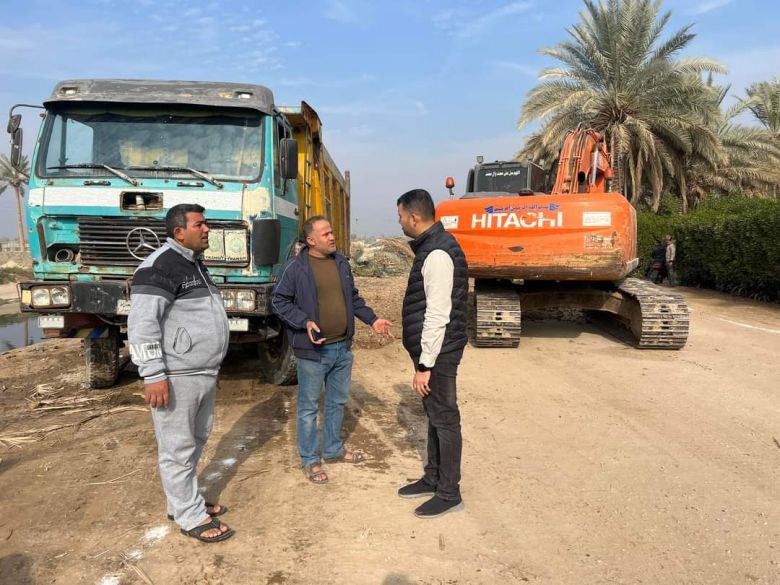 لتخفيف الاختناقات المرورية ..المباشرة بتبليط طريقاً يخدم أربع قرى في قضاء الهندية