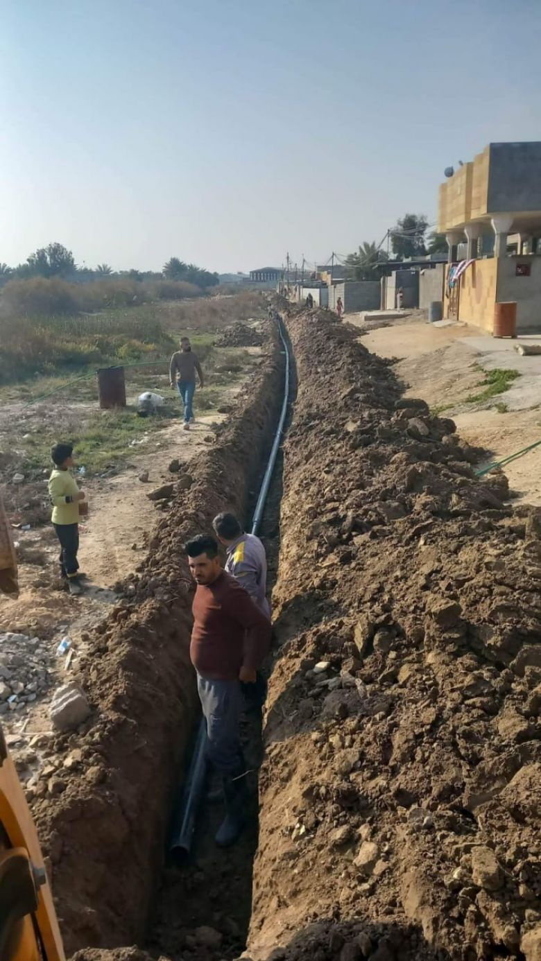 المباشرة بتنفيذ شبكات متفرقة في قضاء الجدول الغربي للقضاء على مشكلة (شحة المياه)