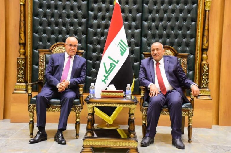 محافظ كربلاء ووزير الصحة يتباحثان حول سبل التعاون لتطوير القطاع الصحي في المحافظة