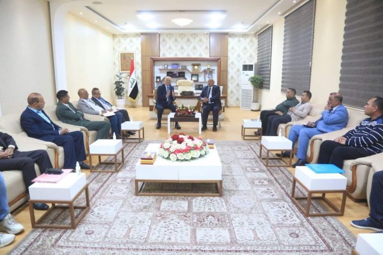 بالصور.. محافظ كربلاء يستقبل وزير الموارد المائية