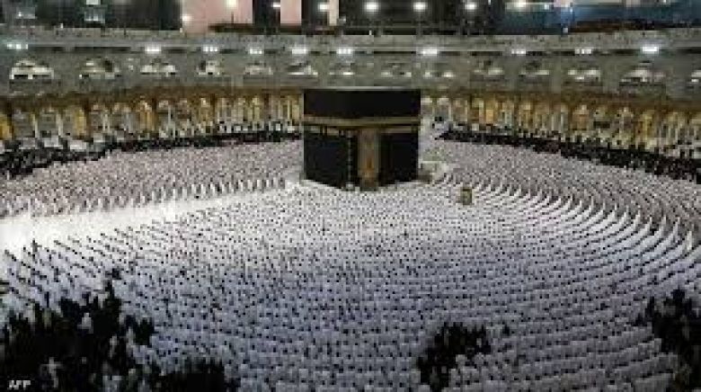 لرحاب بيت الله الحرام... شوق وذكريات يطوقها الحنين