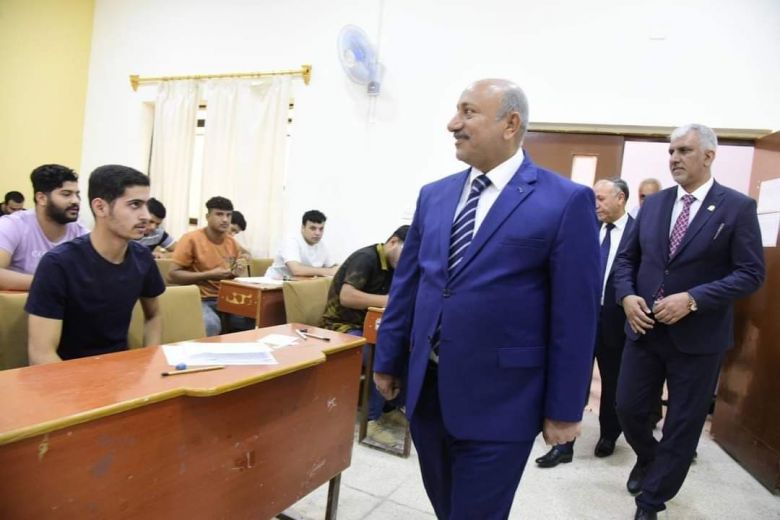 محافظ كربلاء يجري جولة تفقدية لسير الامتحانات الوزارية لمرحلة السادس الاعدادي
