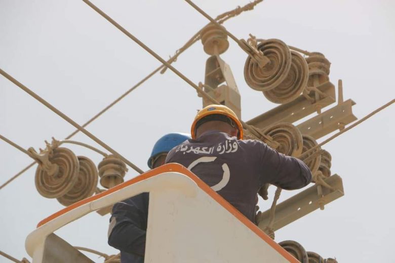 نصب وتشغيل محولات لفك الاختناقات عن الشبكة الكهربائية في اماكن متفرقة في المحافظة