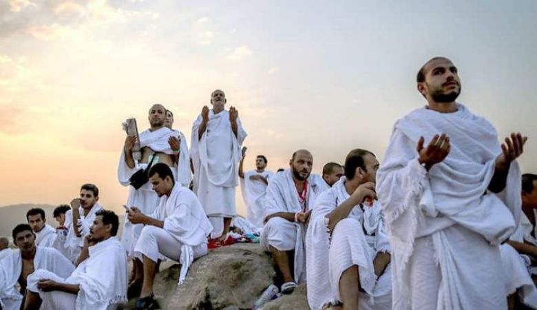 عرفات... تجمع حجاج بيت الله طارقين ابواب الاعتراف والتوبة