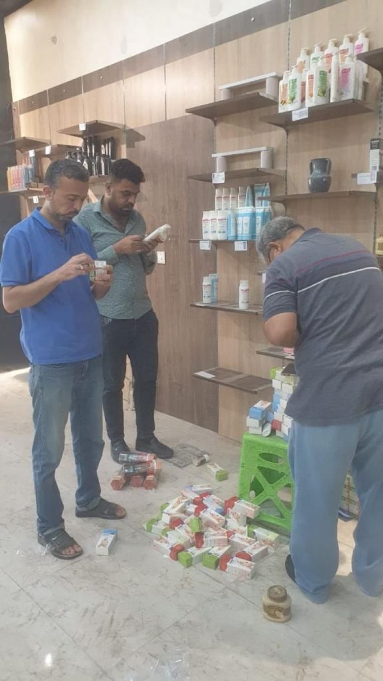 صحة كربلاء تصادر وتتلف ( 12 ) طناً من مُستحضرات التجميل والعطورات مُنتهية الصلاحية
