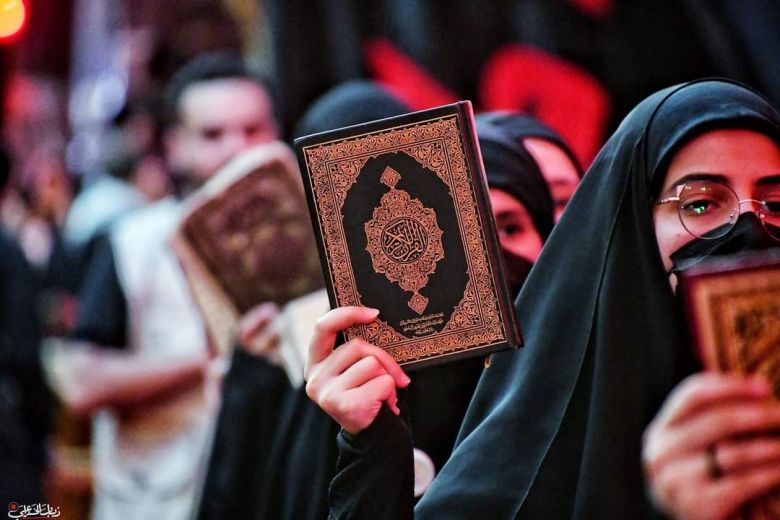 المرأة في زيارة الأربعين تذكر العالم بتضحيات السيدة زينب عليها السلام وأدوارها الرسالية