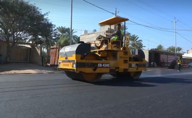 بلدية كربلاء تباشر تعبيد شوارع فوق مبزل الكره وبطول 2400م
