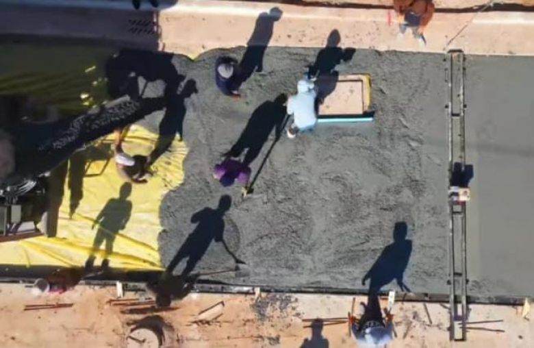 بلدية كربلاء تباشر باعمال تطوير وتأهيل شوارع مبزل الجاير