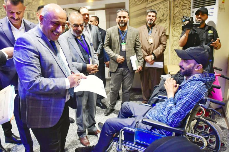 محافظ كربلاء يلتقي بعدد من المواطنين ويؤكد دعمه لمطالبهم