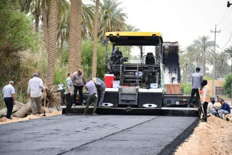 اكساء الطريق الرابط بين منطقتي الصلامية والدعوم في قضاء الجدول الغربي