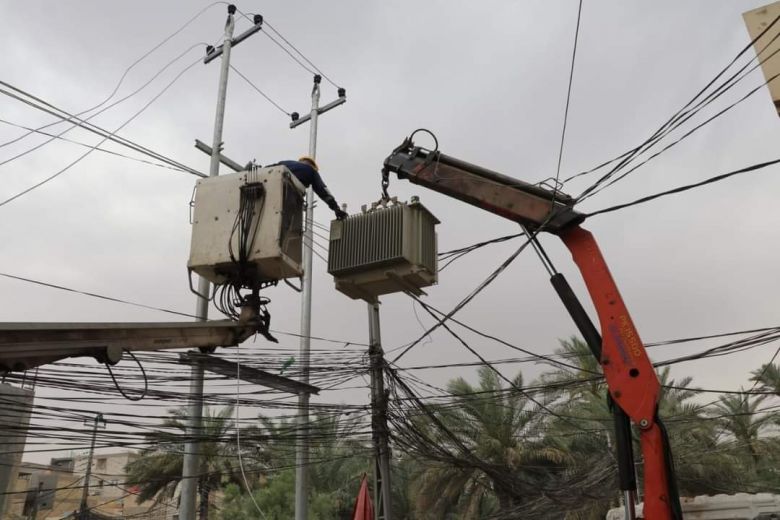 كهرباء كربلاء تنجز اعمال نصب واستبدال وتشغيل محولات كهربائية في المحافظة