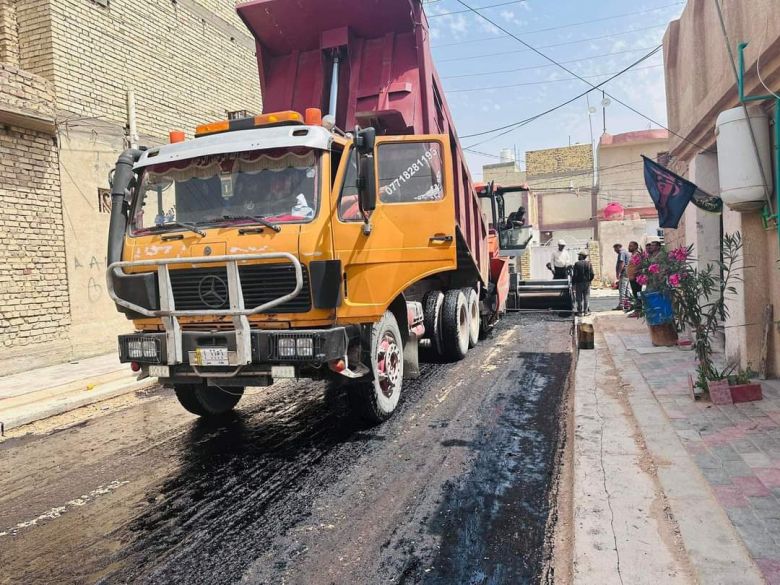 بلدية الحر تباشر بأعمال تأهيل واكساء شوارع ملحق المعلمين