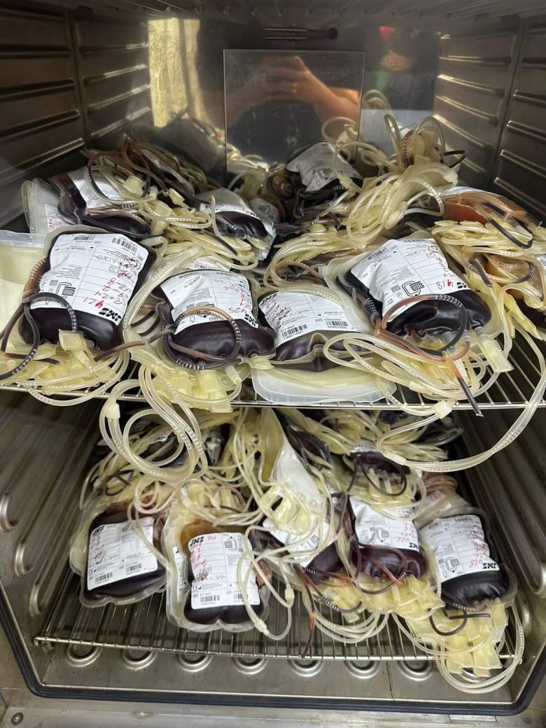 استعدادا لزيارة عاشوراء.. صحة كربلاء تجمع ما يقارب الف وخمسمائة قنينة دم