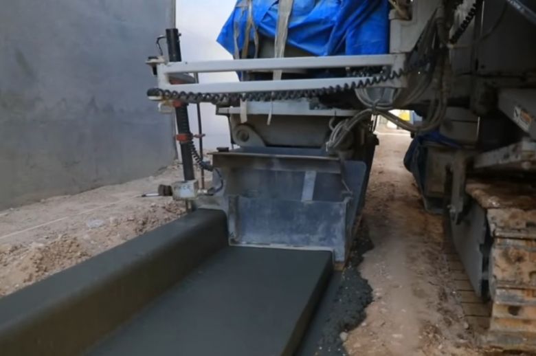 تطوير وتأهيل ٧٠ شارعا في حي الانتفاضة بكربلاء المقدسة