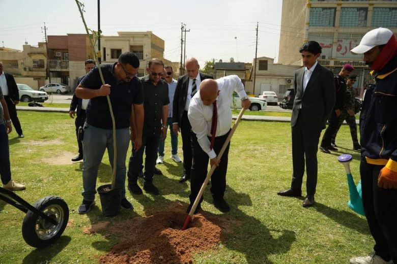 بالصور.. محافظ كربلاء يطلق الحملة الوطنية للتشجير في المحافظة