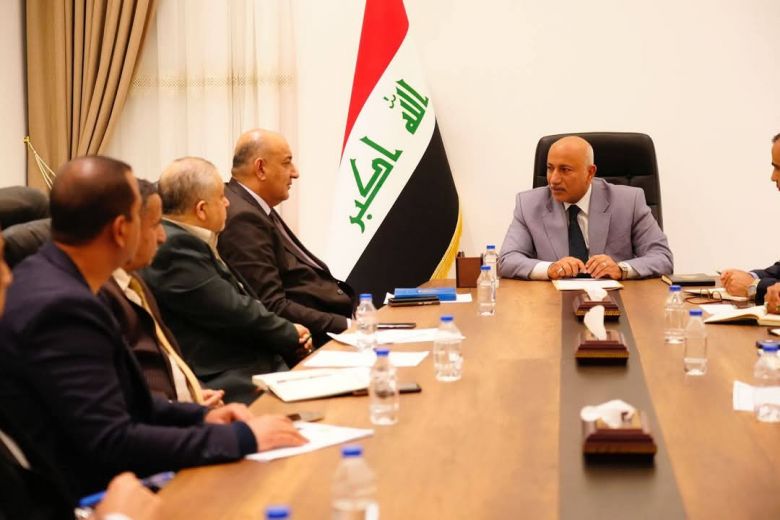 محافظ كربلاء يستعرض بنك المشاريع ويضعها على طاولة النقاش