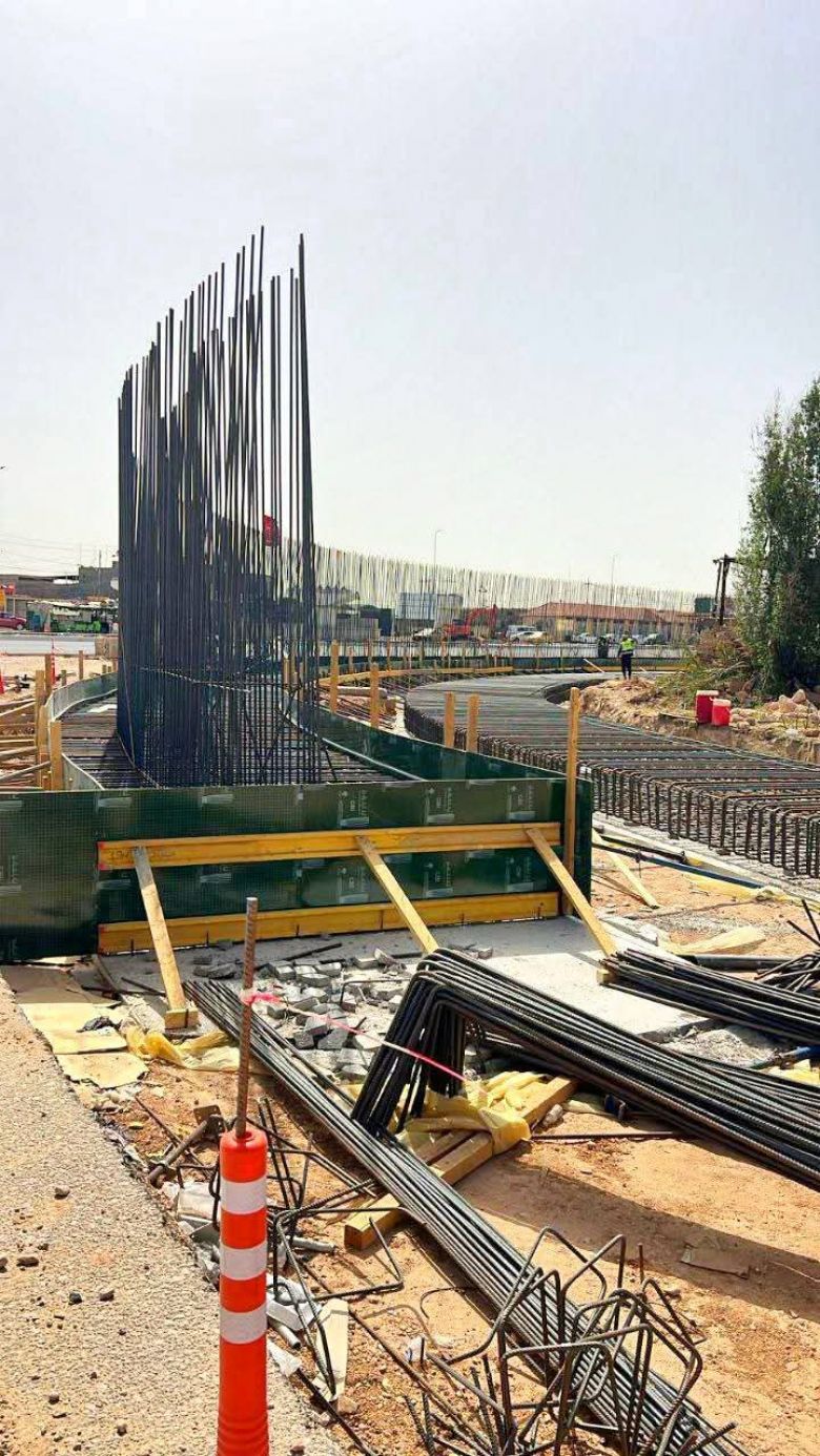 إنجاز مراحل متقدمة في مشروع مجسر تقاطع مطار كربلاء ضمن محور كربلاء- النجف
