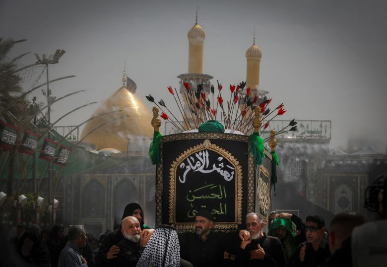 بالصور.. تشييع النعش الرمزي للامام الحسن المجتبى (ع)