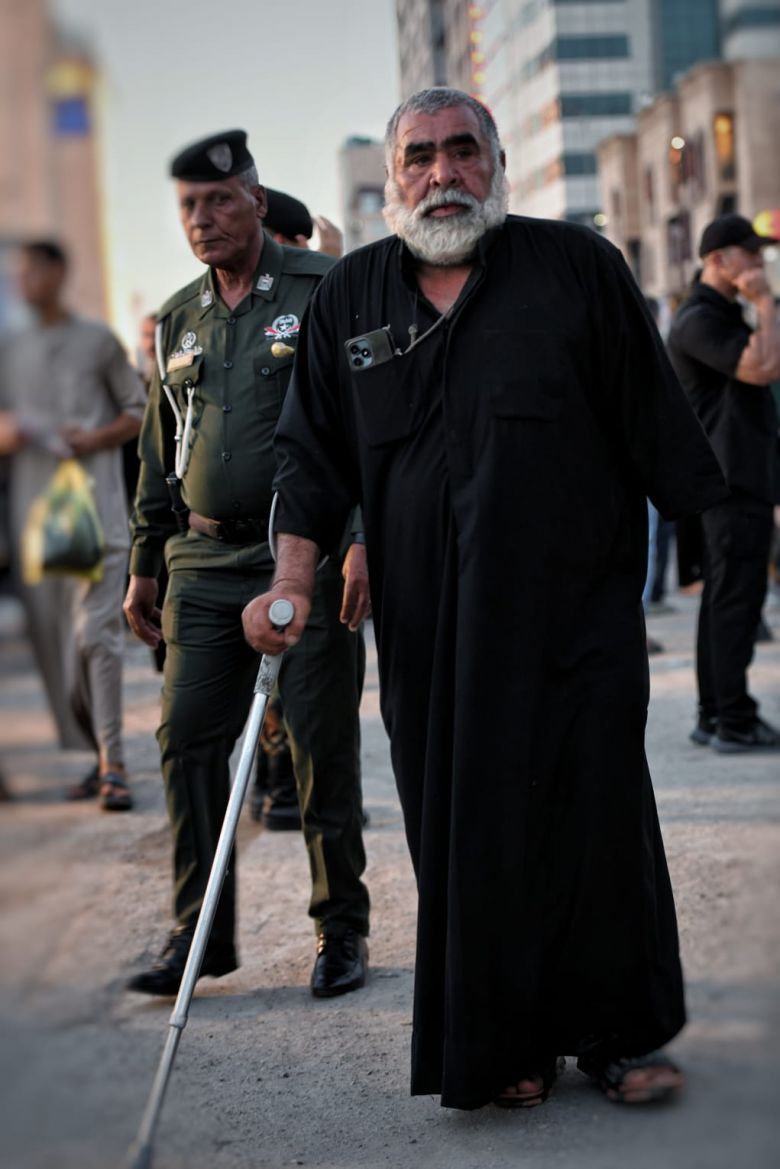 بالصور..عاشقون في طريقهم نحو الحسين (ع)