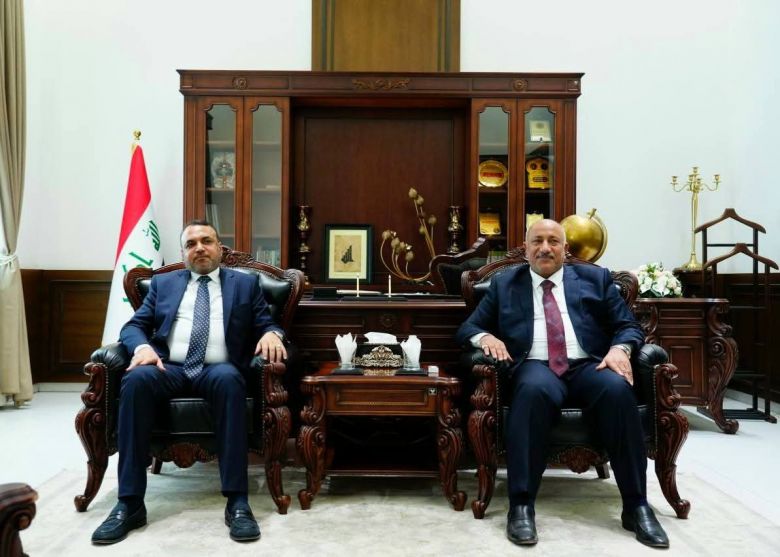 محافظ كربلاء يتباحث مع وزير العمل لتعزيز برامج الرعاية الاجتماعية والتدريب المهني