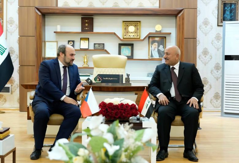 محافظ كربلاء يستقبل السفير التشيكي ويؤكد انفتاح المحافظة على التعاون والاستثمار الدولي