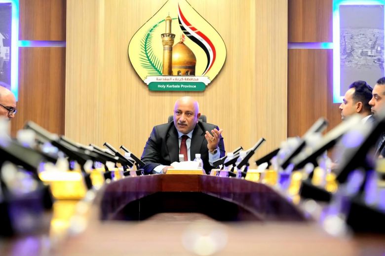 محافظ كربلاء يبحث مع الهيئة الاستشارية آليات تطوير الخدمات وتعزيز الخطط التنموية