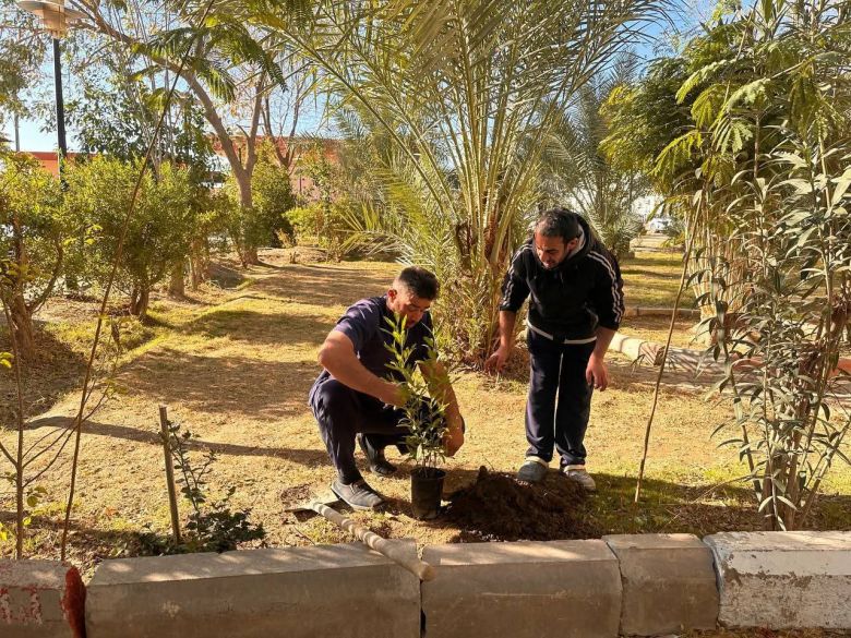 بشعار غرس الأشجار.. صحة كربلاء تعزز الوعي البيئي في مستشفى الحسينية