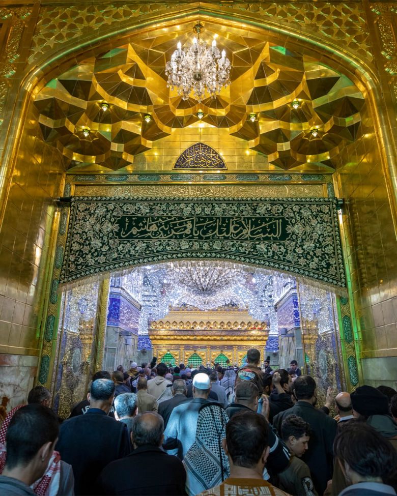 ليالي كربلائية… ومشاهد نورانية من قدسية مرقد أبي الفضل العباس (ع)