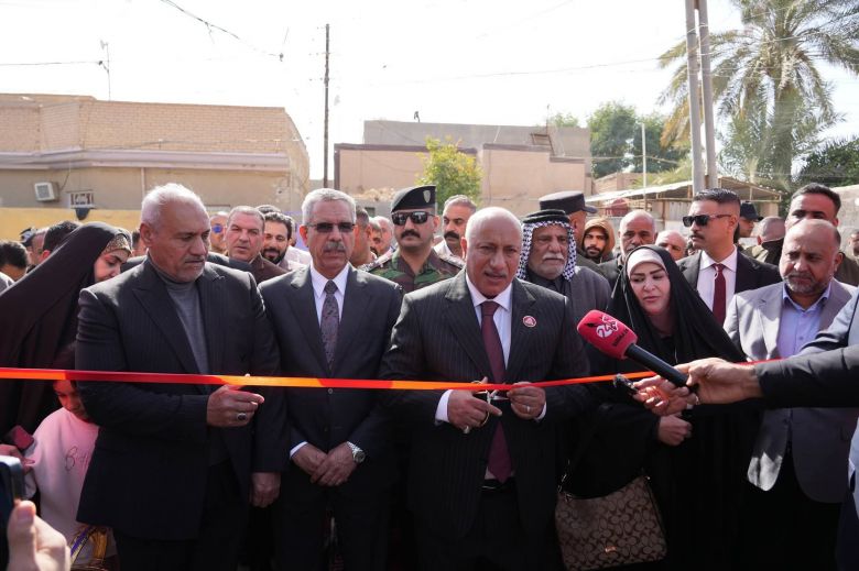 محافظ كربلاء يفتتح مشروع إيصال الخدمات إلى منطقة أم الهوى القديمة في قضاء الهندية