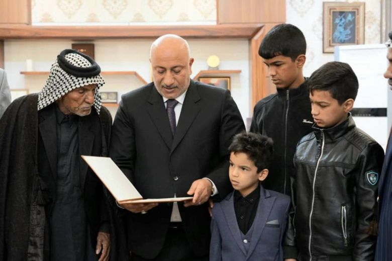 كربلاء تكرّم أبطالها… المحافظ يلتقي عوائل الشهداء والجرحى ويوجّه بتخليد أسمائهم