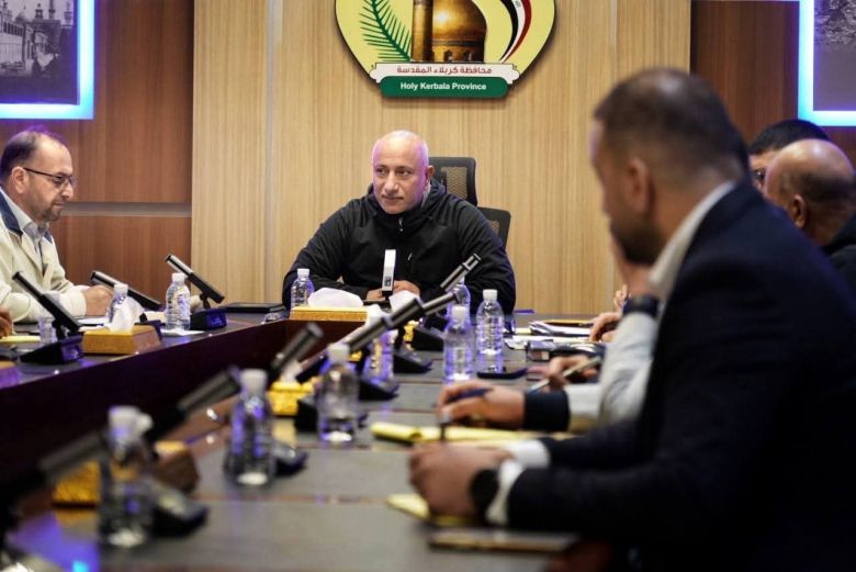 محافظ كربلاء يترأس اجتماعاً خدمياً لبحث كفاءة الأداء والاستجابة خلال الأمطار