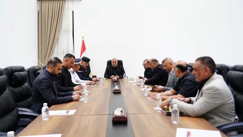 محافظ كربلاء يترأس اجتماعاً طارئاً لبحث الاستعدادات الأمنية والخدمية لتشييع الشهيد الخامنئي