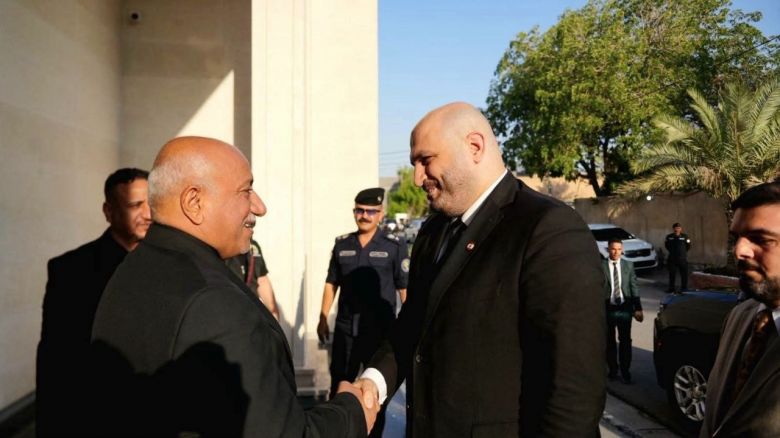محافظ كربلاء المقدسة يستقبل وزير الصحة اللبناني ويؤكد أهمية تعزيز التعاون الصحي