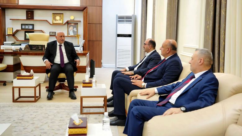 محافظ كربلاء يوجه بإسناد جهود التربية وتهيئة المدارس للعام الدراسي الجديد